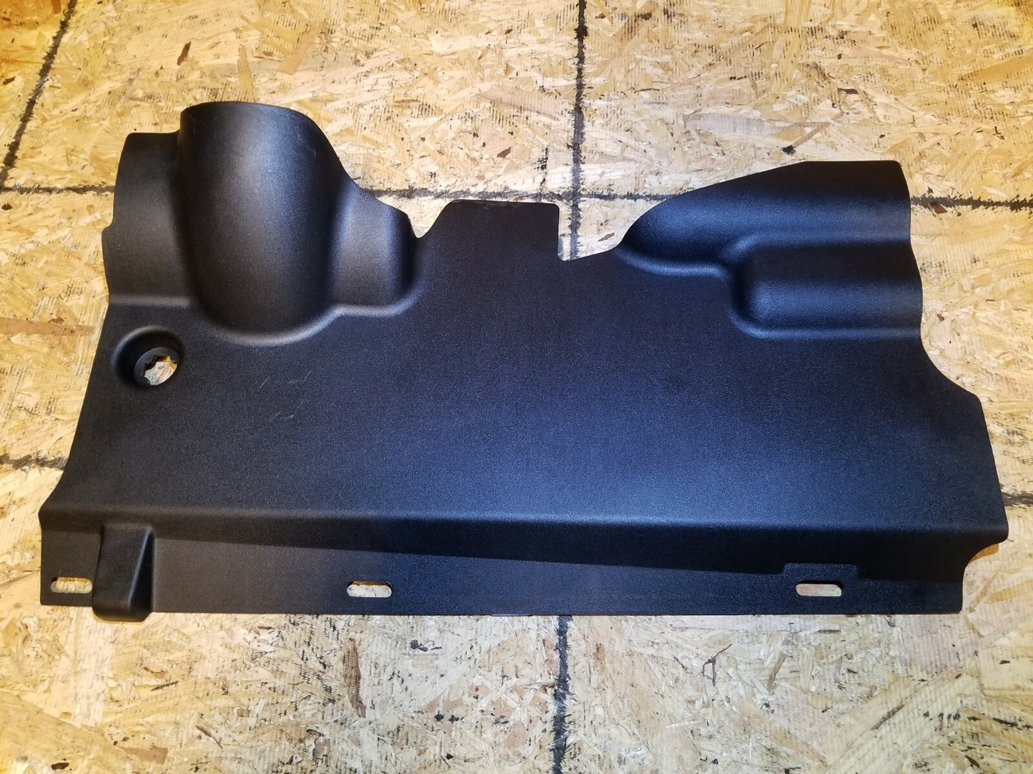 06 07 08 09 10 11 Lincoln Town Car Passenger Side Lower Hush Knee Panel OEM 65k