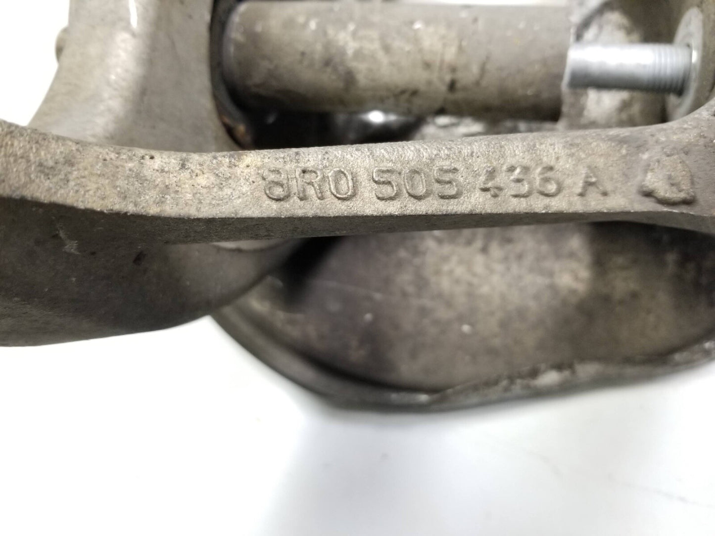2010 Audi Q5 Rear Spindle Knuckle Wheel Hub Passenger Side Right OEM