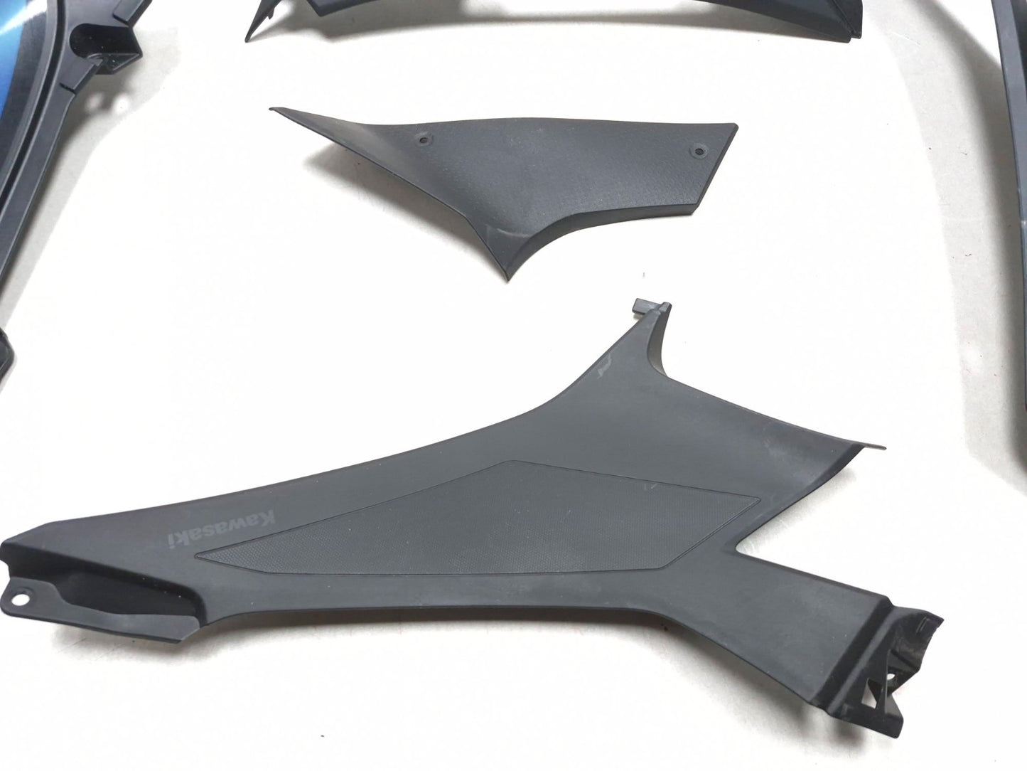 2025 Kawasaki Ninja 500 Ex500a/b Left Side Fairing Cover 6 Pcs OEM