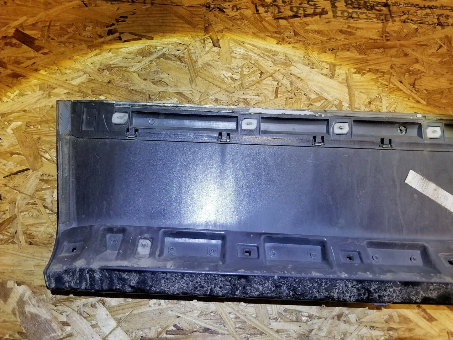 2007 Infiniti Qx56 Front Door Lower Trim Molding Right Passenger OEM