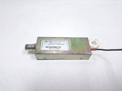 2013 Hyundai Genesis Coupe Radio Antenna Amplifier OEM