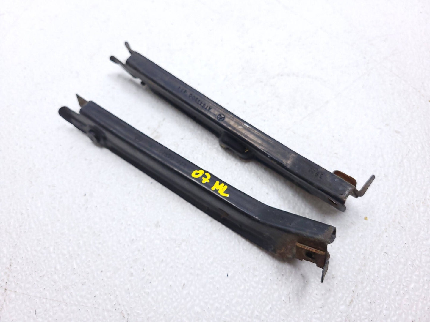 2007 Mercedes Ml500 Bumper Support Carrier Bracket Pair OEM