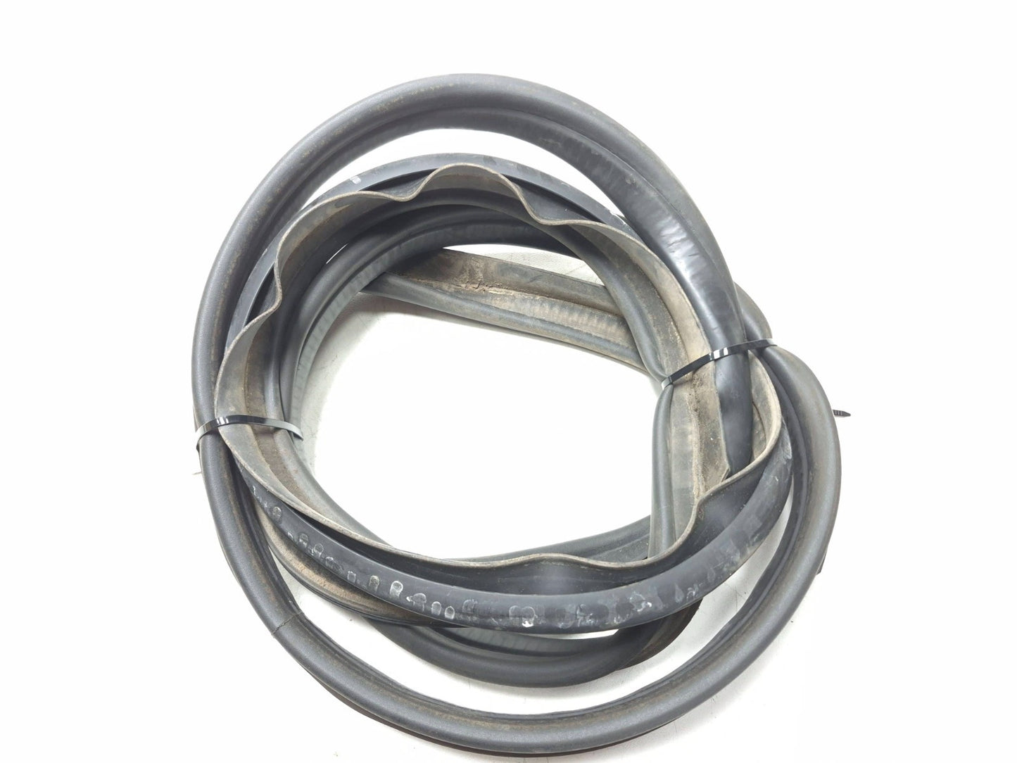 2010 Mercedes S400 Trunk Lid Seal Weatherstrip OEM