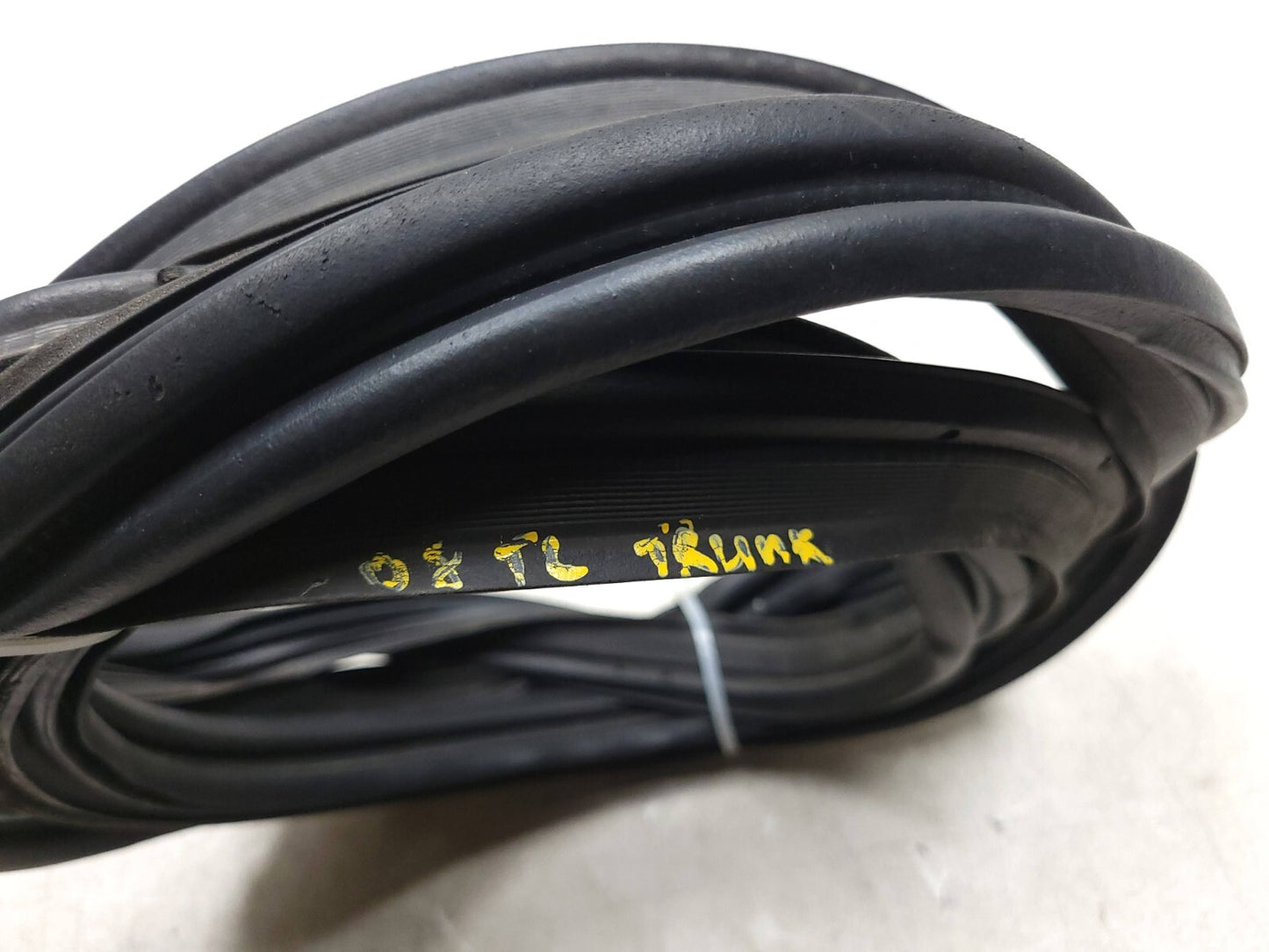2004 - 2008 Acura Tl Type-s Trunk Seal Weatherstrip OEM