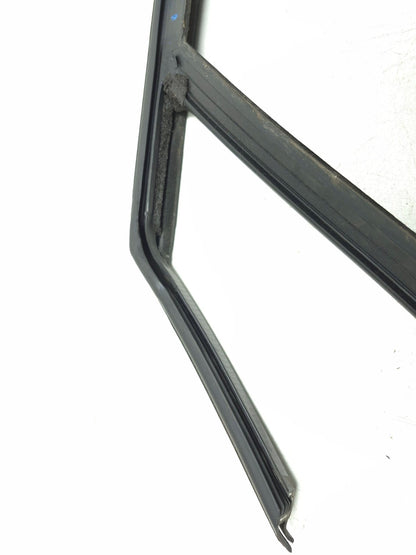 2013 Ford Focus Hatchback Front Door Weatherstrip Seal Passenger Side Right OEM