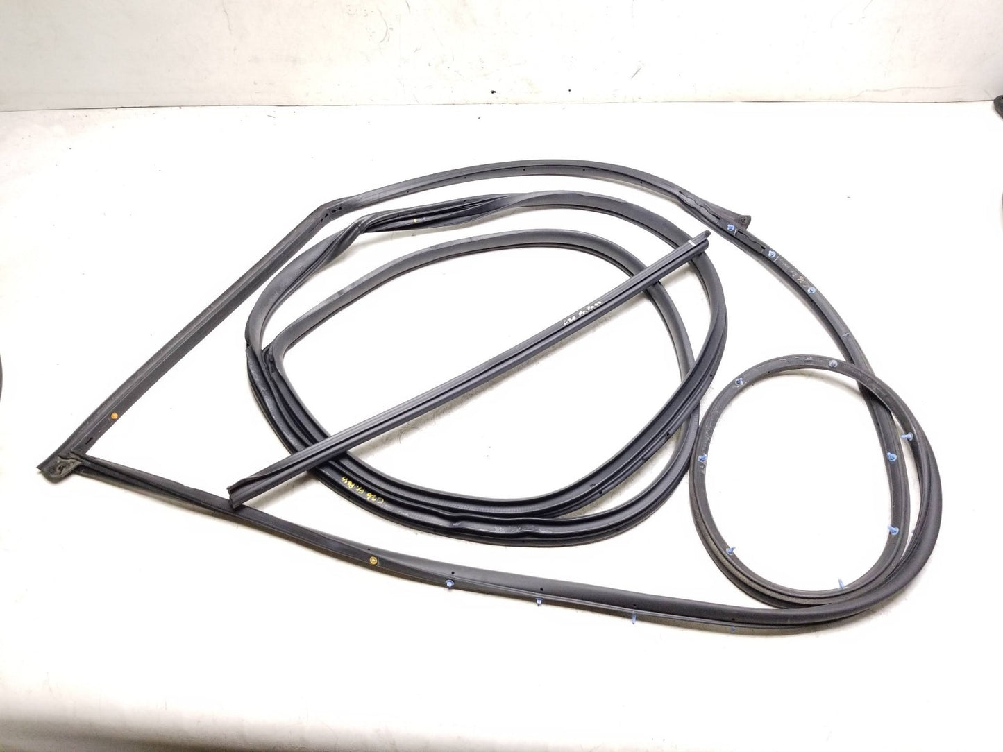 2016 Kia Soul Door Weatherstrip Front Passenger Side Right OEM