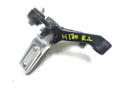 2015 Suzuki Gw250 Inazuma 250 Rear Footrest Left & Right Pair OEM