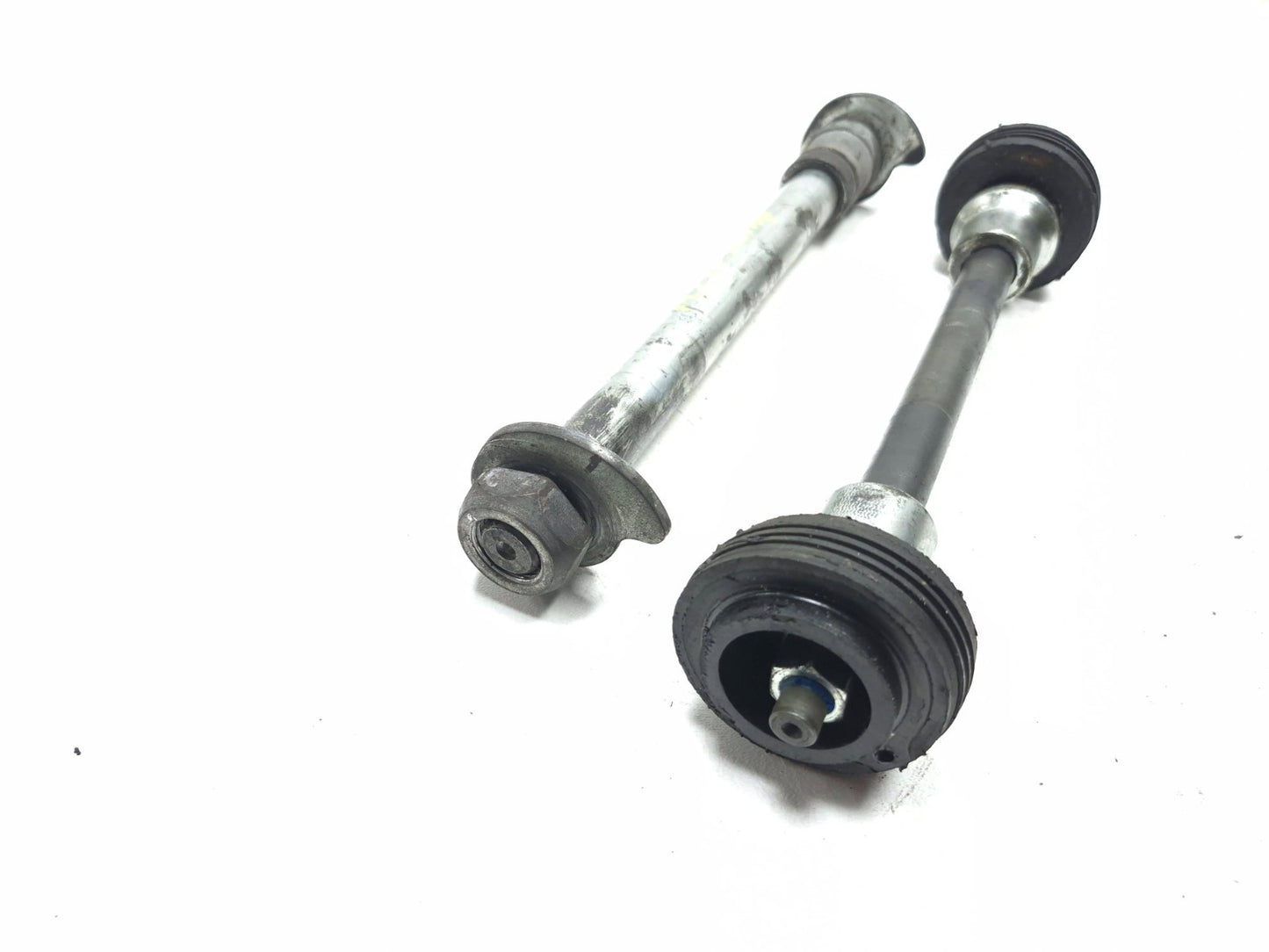 2002 Harley Davidson Touring Road King Rear Wheel Axle Shaft & Swingarm Bolt OEM