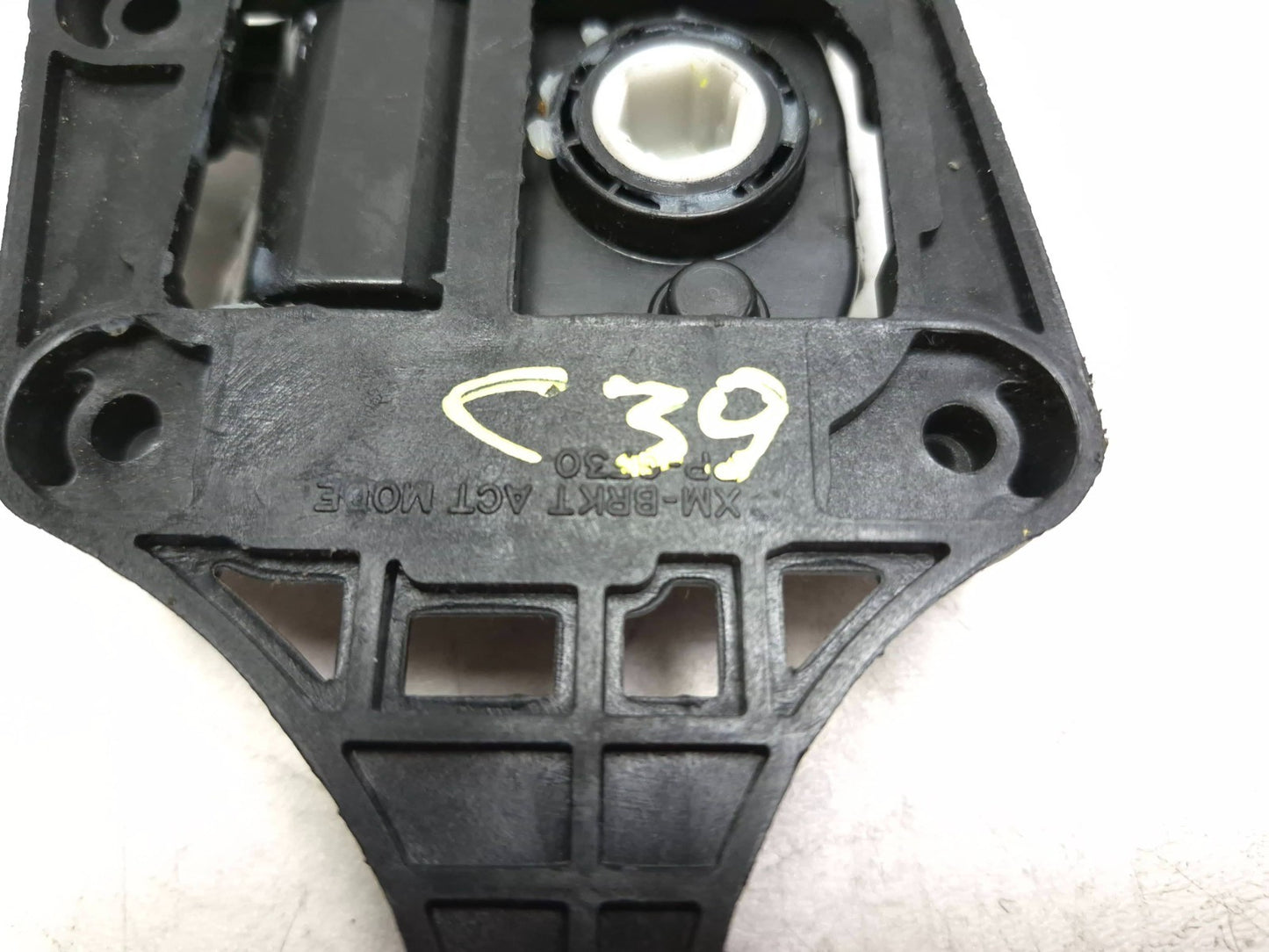 2014 Hyundai Accent HVAC Vent Actuator Flap Motor OEM