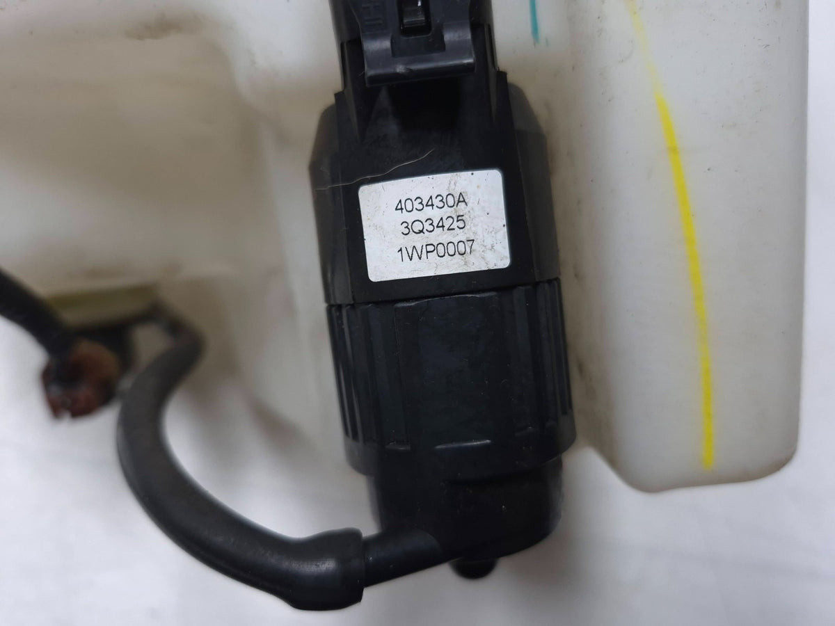 2015 Nissan Sentra Windshield Washer Fluid Reservoir 28910-3sg0a OEM