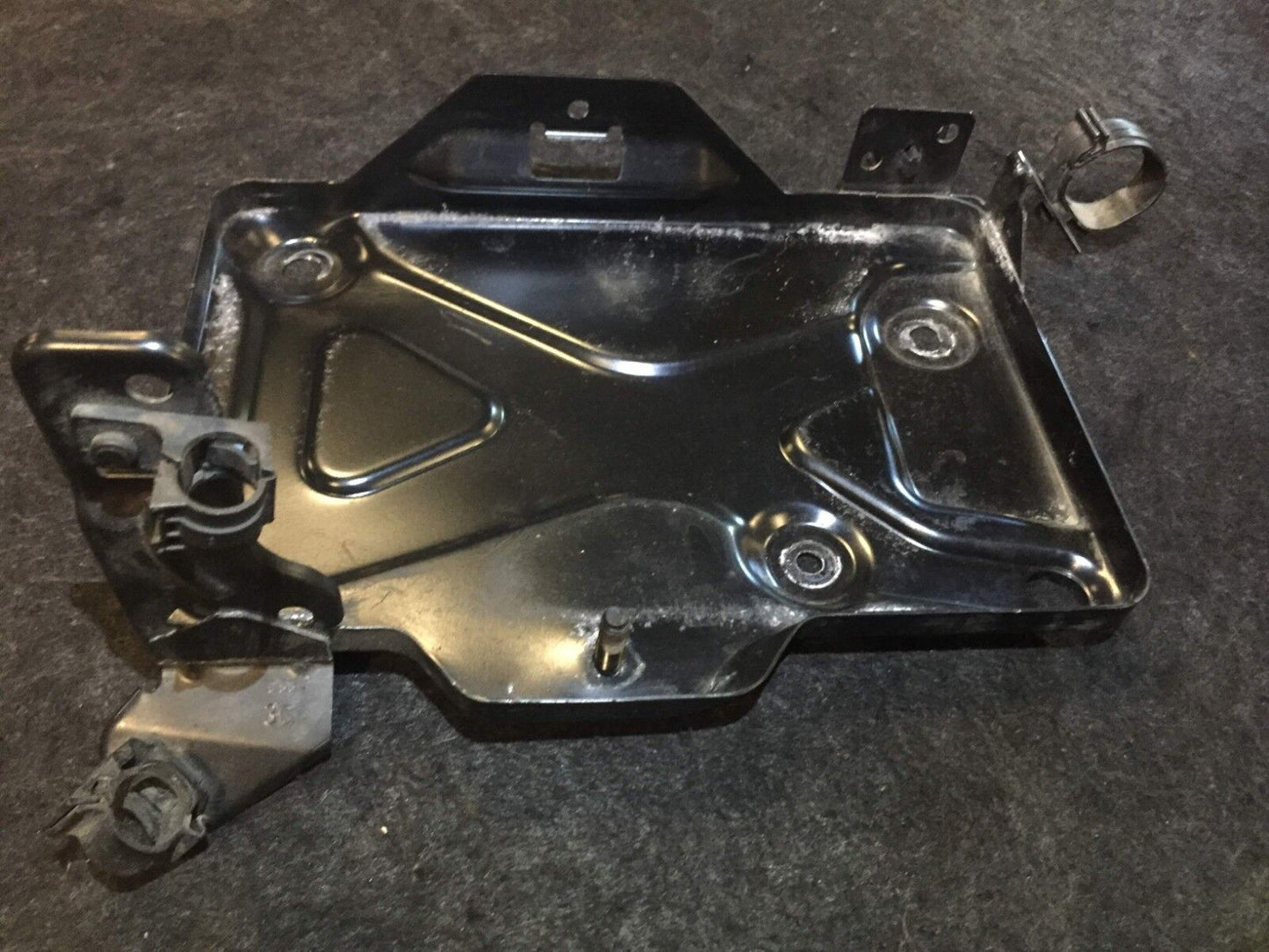14-17 Fiat 500l Battery Tray Holder Plate Only OEM