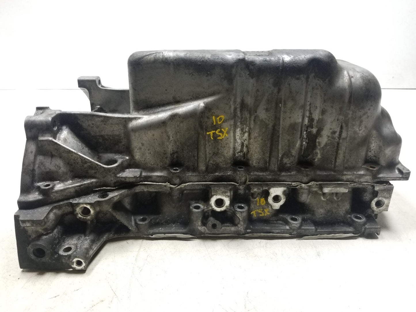 2010 Acura Tsx 2.4l Engine Oil Pan Upper & Lower Pair OEM