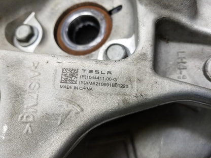 2021 Tesla Model 3 Rear Spindle Knuckle Driver Side Left 1044411-00-g OEM