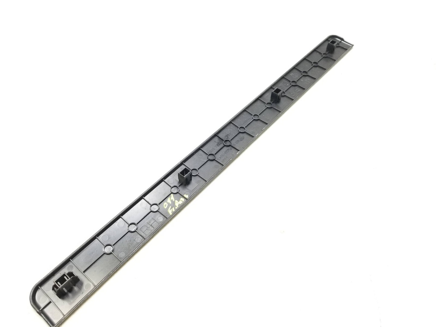 2008 - 2015 Nissan Rogue Door Sill Scuff Plate Trim Passenger Side 2pcs OEM