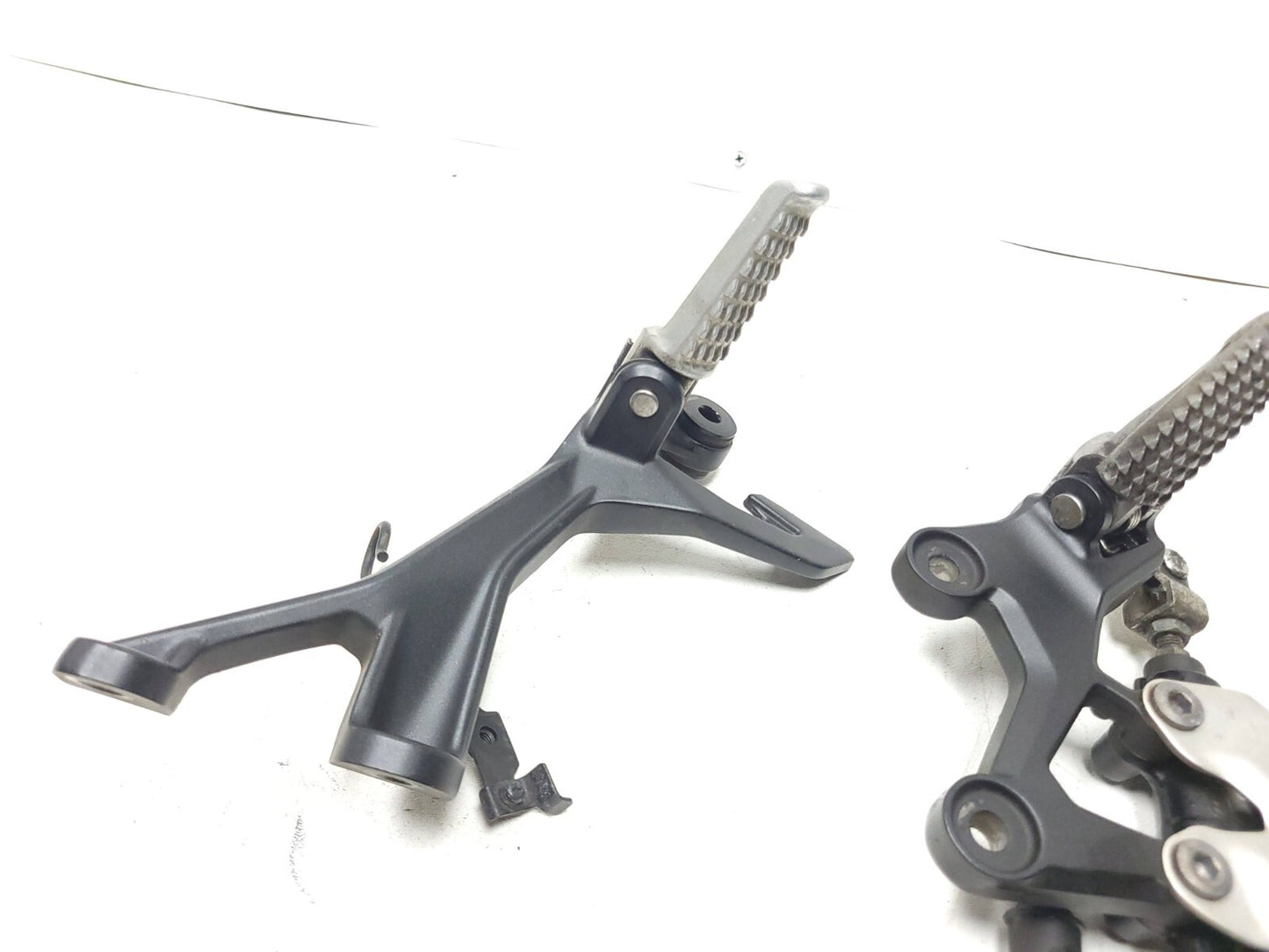 19 - 23 Kawasaki Z400 Er400 Right Side Foot Peg W Rear Brake Master Cylinder OEM