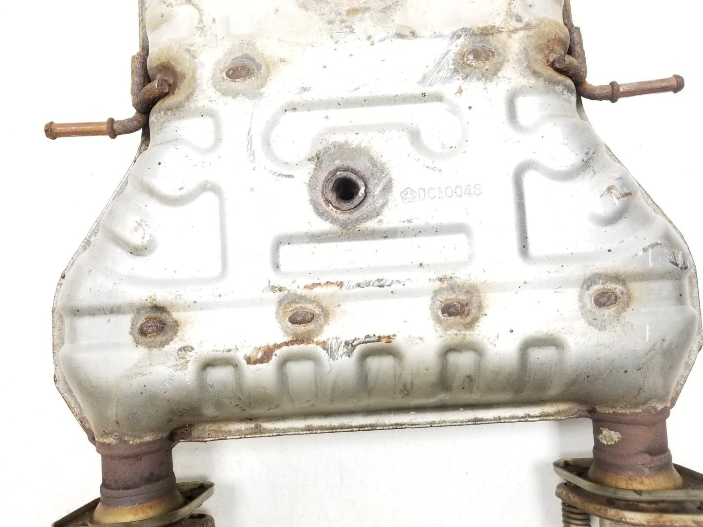 2016 Dodge Durango Exhaust Pipe Center Muffler Resonator 3.6l OEM
