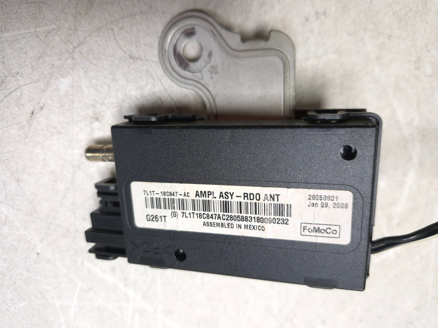 2008 Lincoln Navigator Antenna Amplifier Control Module OEM