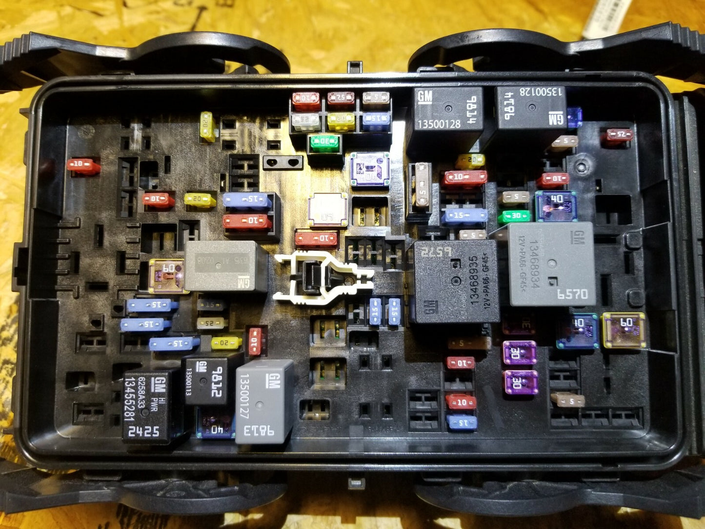 2017 Chevrolet Malibu Fuse Box OEM