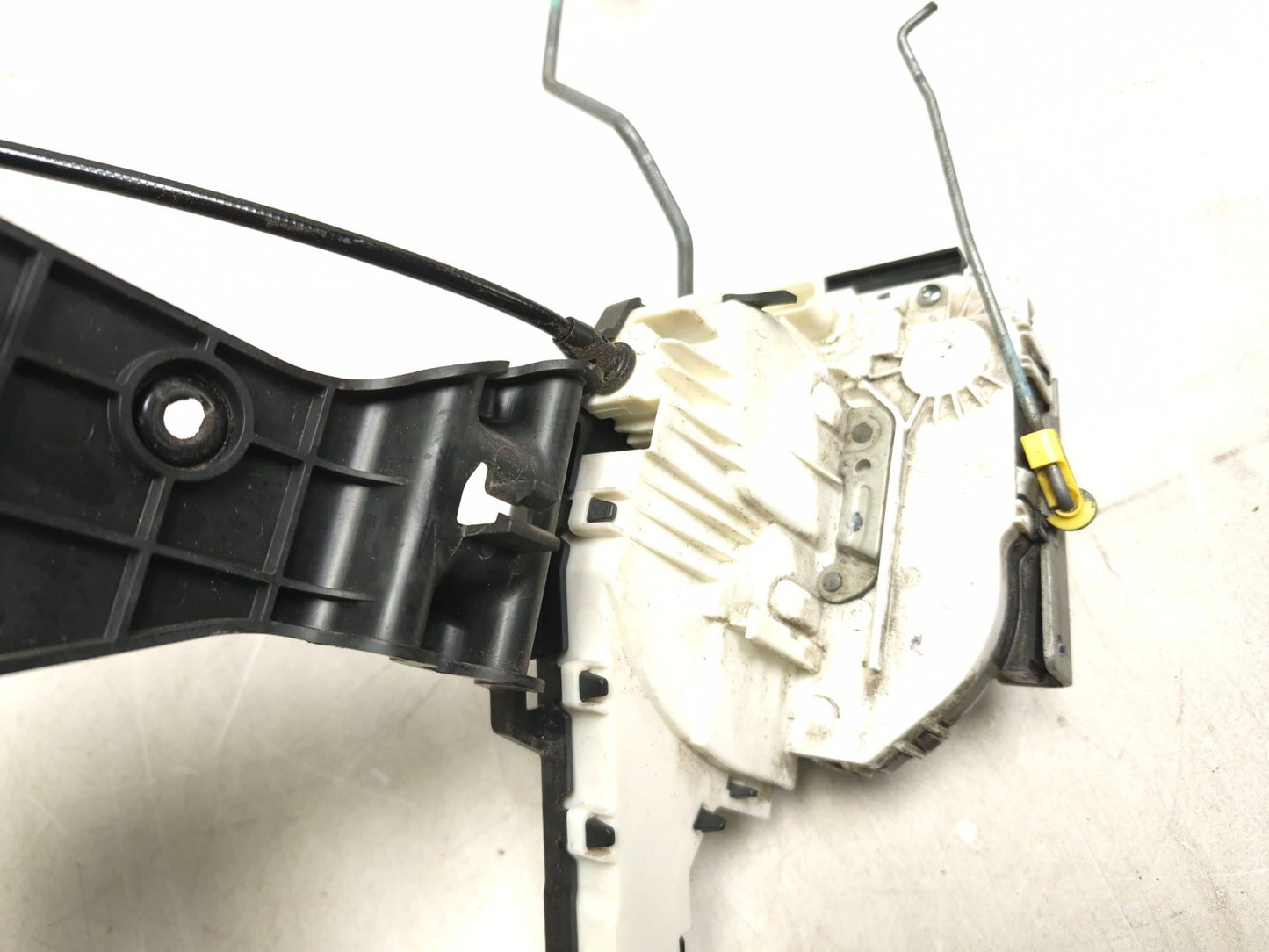 2017 Dodge Journey Front Door Lock Latch Actuator Driver Side Left OEM