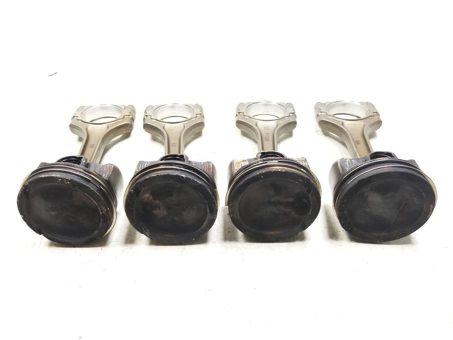 2018 Alfa Romeo Stelvio Piston W/ Connecting Rod 4pcs OEM