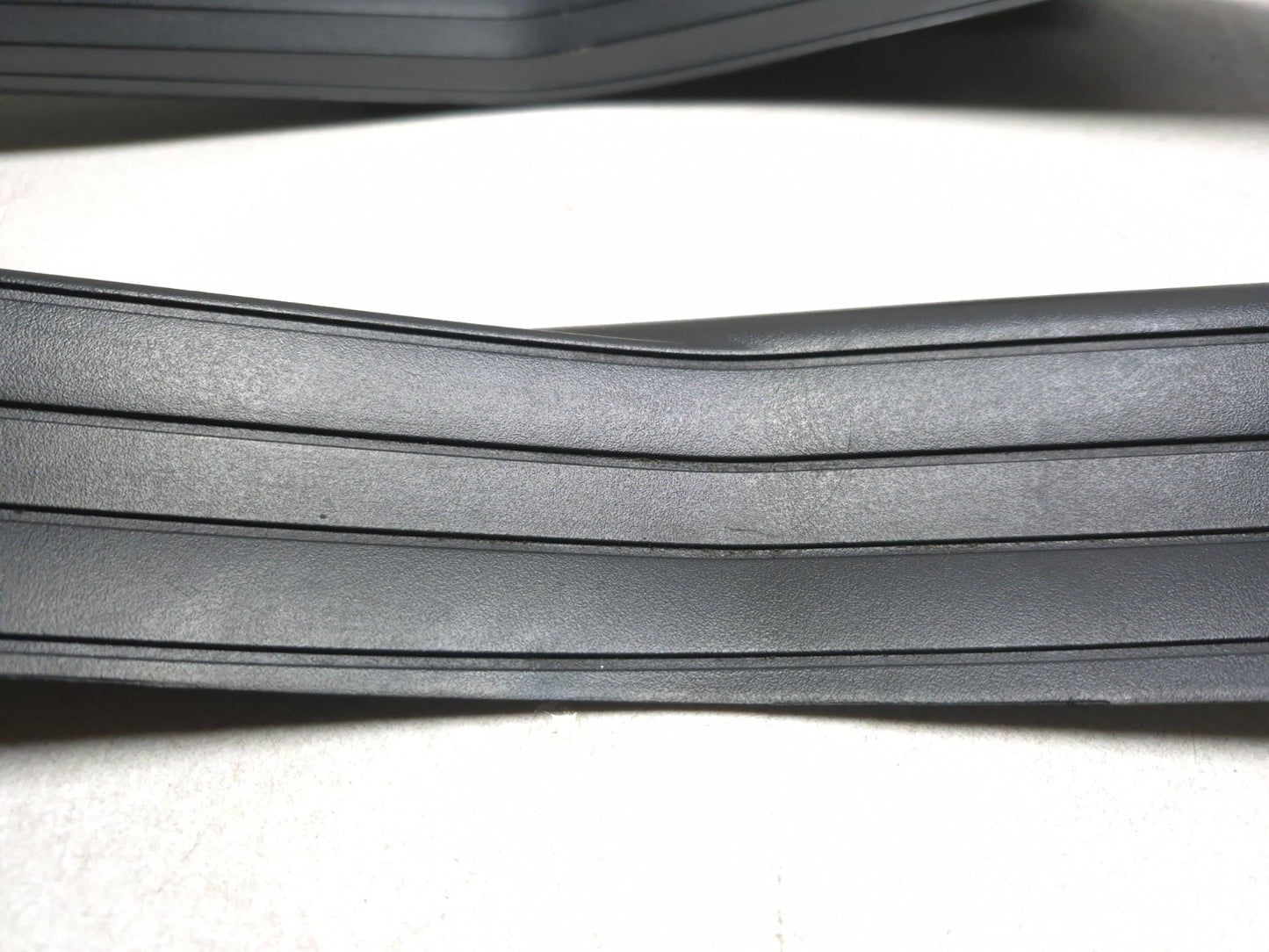 01 02 03 04 05 BMW E46 Sdn Rear Door Sill Plate Cover Trim Left & Right 2pcs OEM