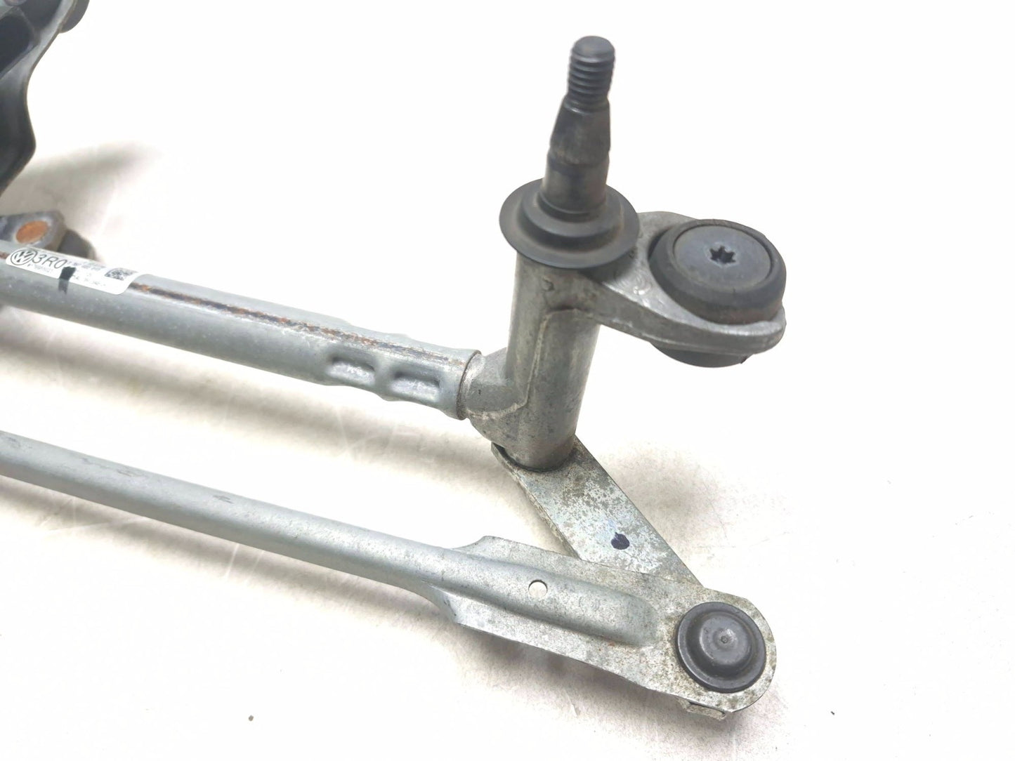 2019 Volkswagen Jetta Windshield Wiper Motor W/ Linkage OEM
