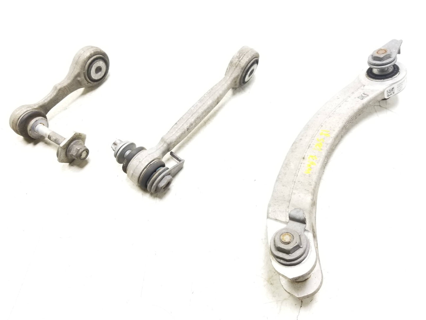 2017-2023 Alfa Romeo Stelvio Rear Control Arm Passenger Side Right Set 4pcs OEM