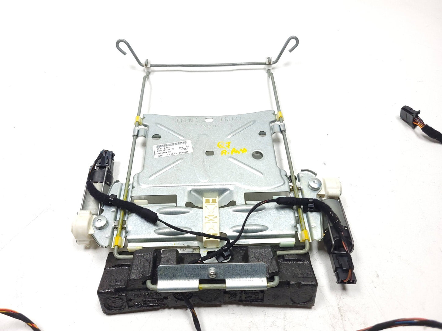 2015 Audi Q7 Front Seat Lumbar Support Passenger Side Right OEM