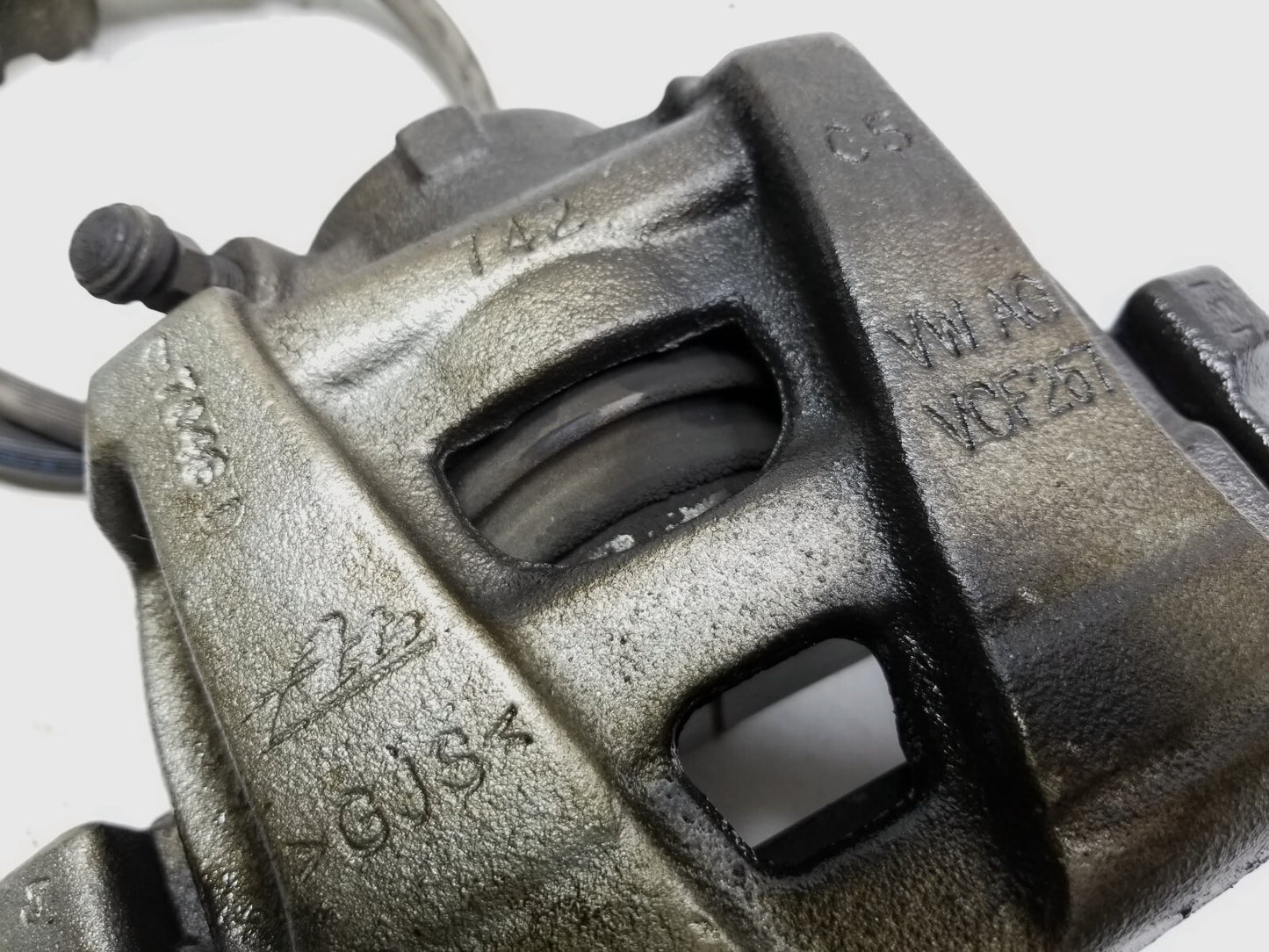 2017 VW Passat Brake Caliper Front Passenger Side Right OEM