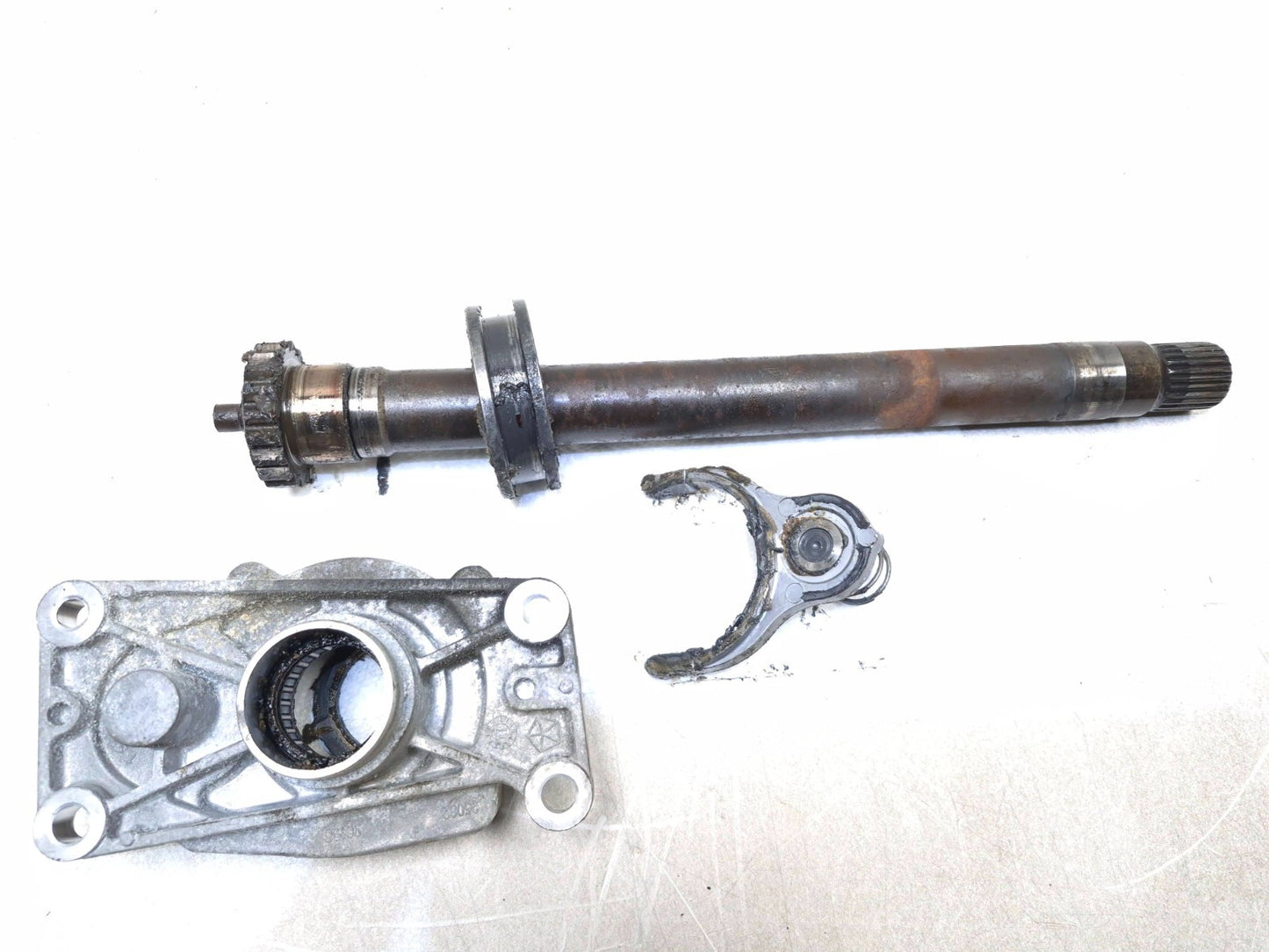 2018 Chrysler 300 AWD Transfer Case Shaft Intermediate Drive Shaft OEM