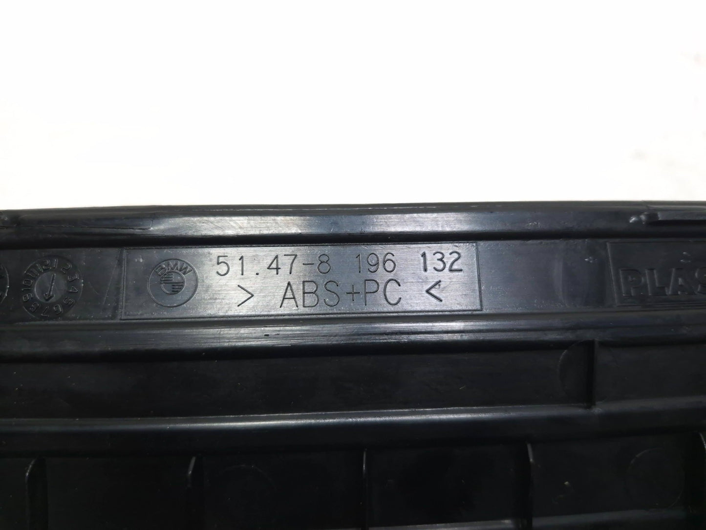 01 02 03 04 05 BMW E46 Sdn Rear Door Sill Plate Cover Trim Left & Right 2pcs OEM