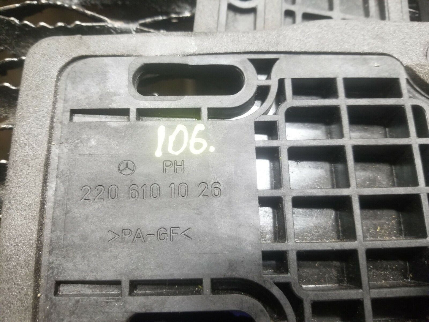 2002 Mercedes Benz CL500 Rear Bumper Bracket Mount Wedge Spacer Mounts OEM #106