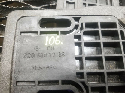 2002 Mercedes Benz CL500 Rear Bumper Bracket Mount Wedge Spacer Mounts OEM #106