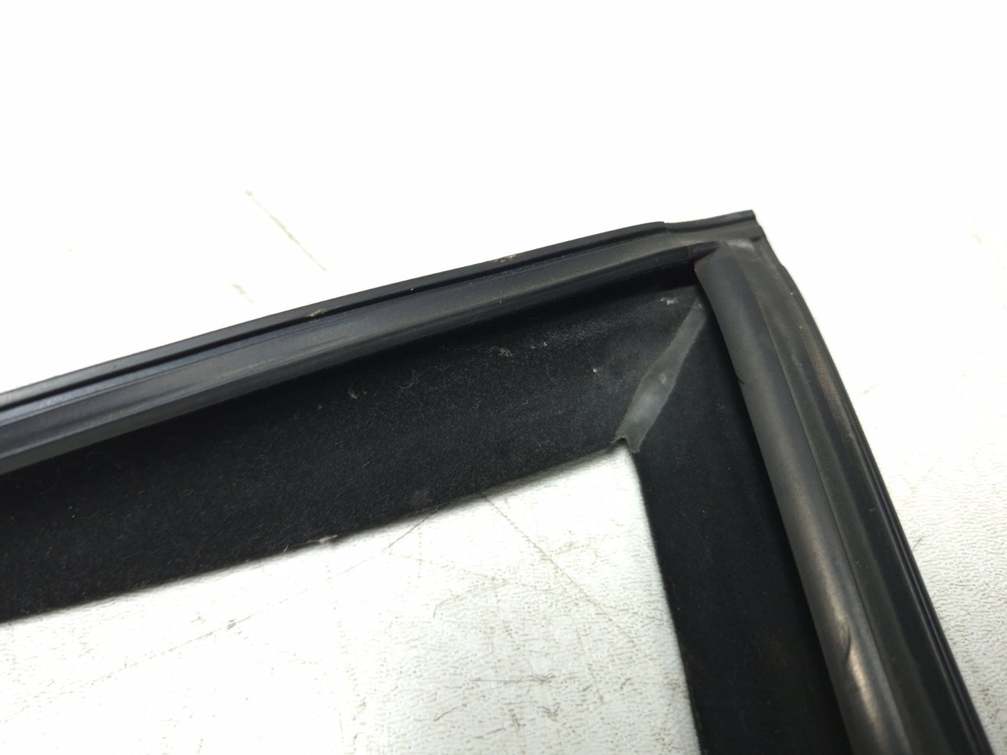 2008 BMW X6 E71 Front Door Window Weatherstrip Seal Driver Side Left  OEM