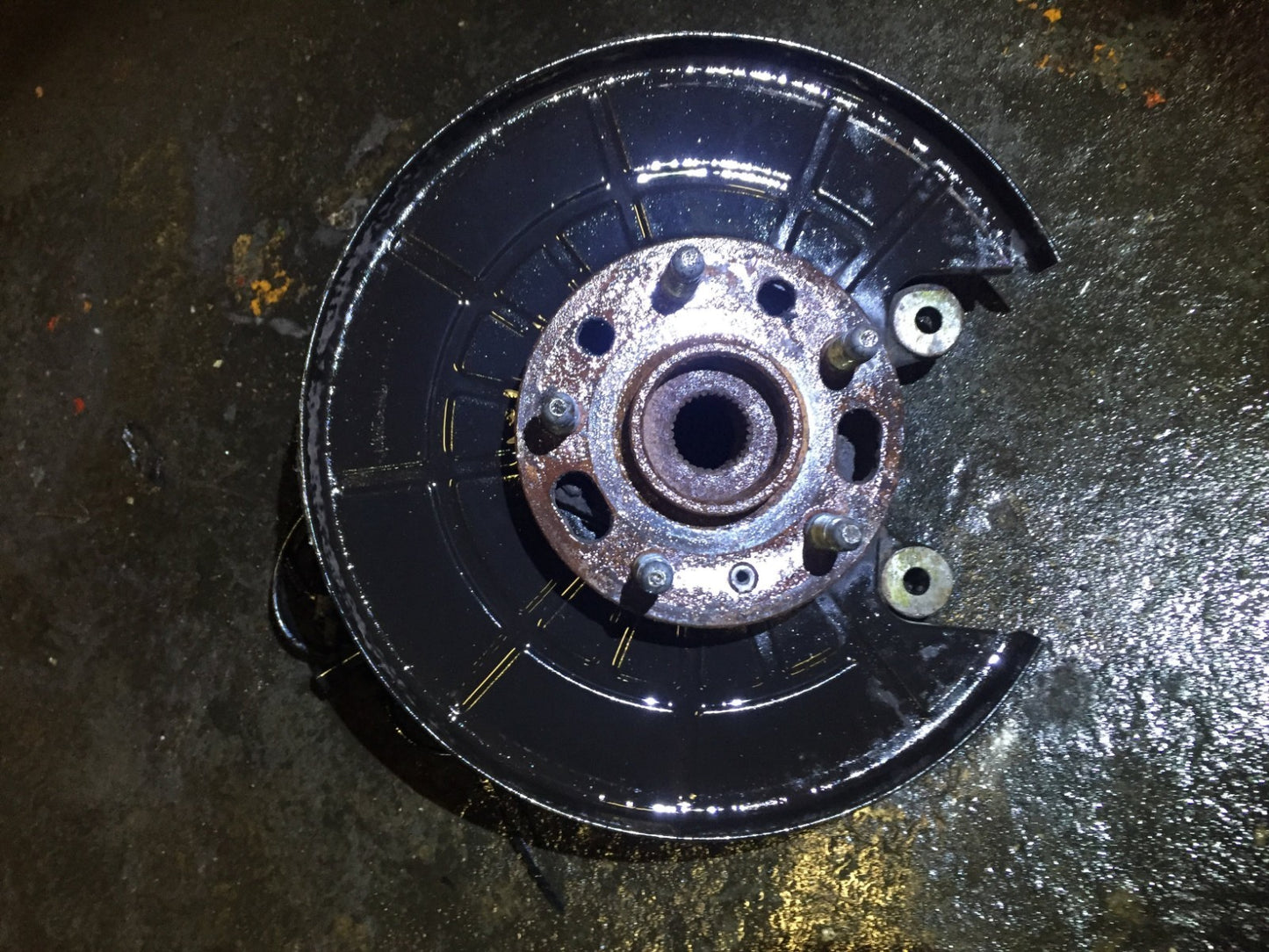 2012 Buick Lacrosse Rear Spindle Knuckle Wheel Hub Right Passenger Side OEM