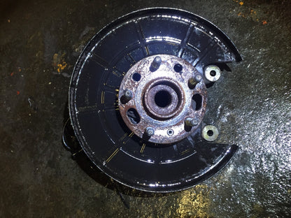 2012 Buick Lacrosse Rear Spindle Knuckle Wheel Hub Right Passenger Side OEM