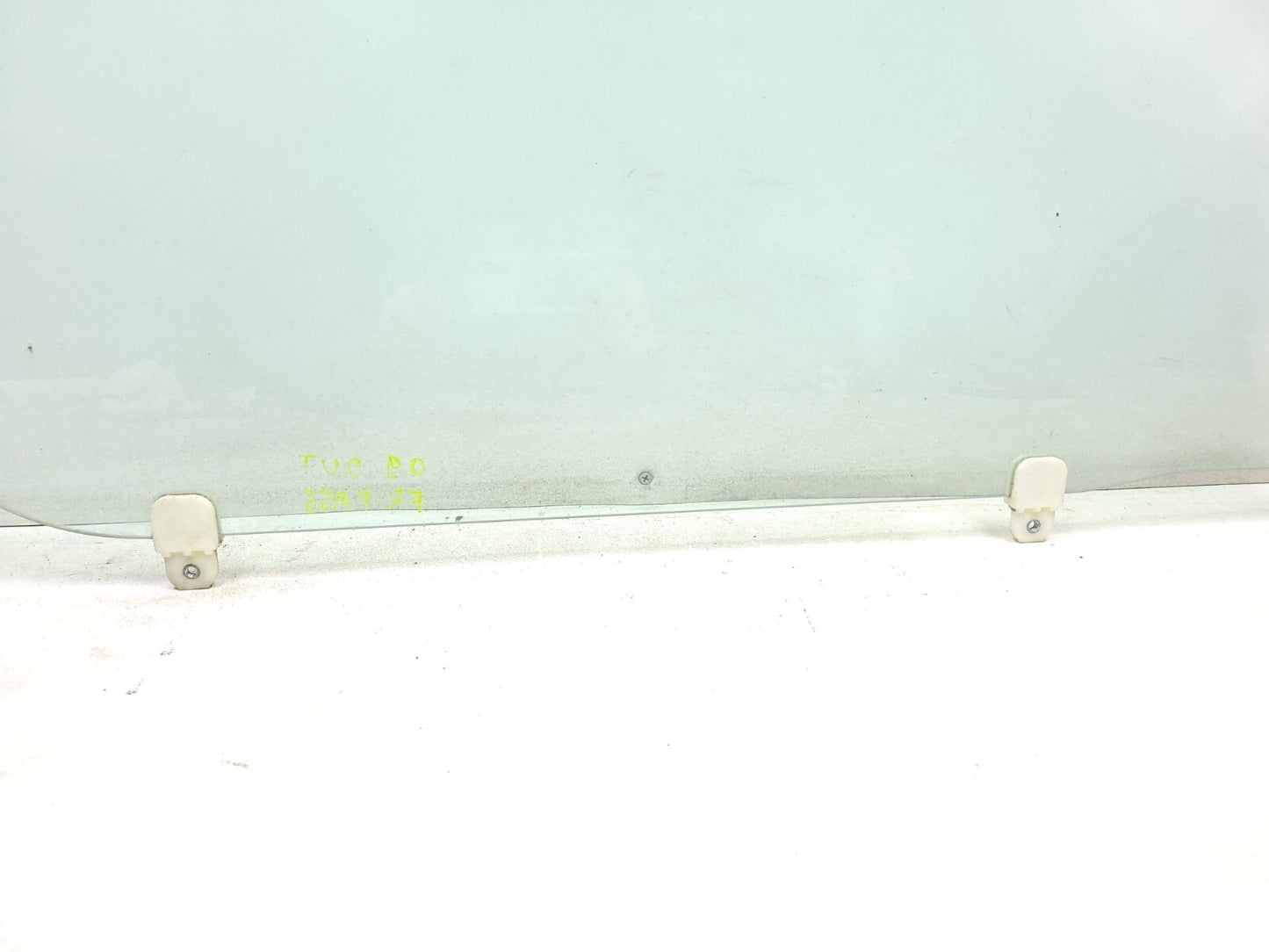 2009 Mitsubishi Outlander Front Door Window Glass Passenger Side Right OEM