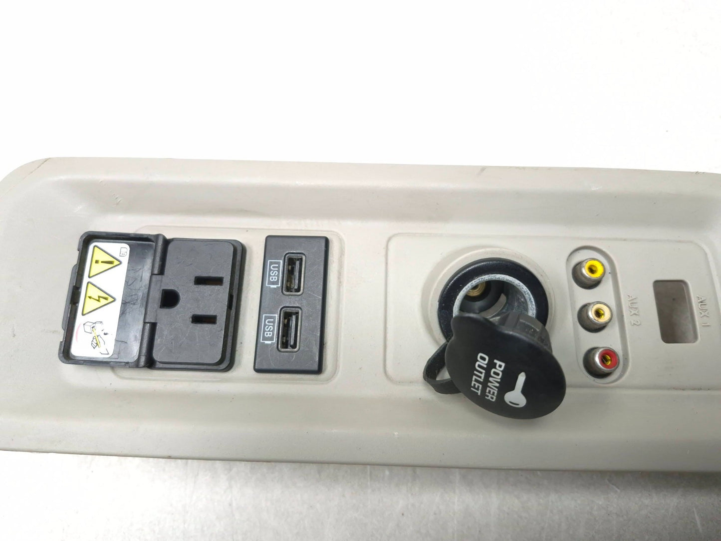 2013 Dodge Grand Caravan Rear Power Outlet Housing W/usb Port Panel 1xf85bd Oem✅