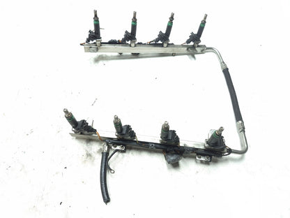 2010 BMW X5 4.8l Fuel Rail W/ Fuel Injector Set OEM