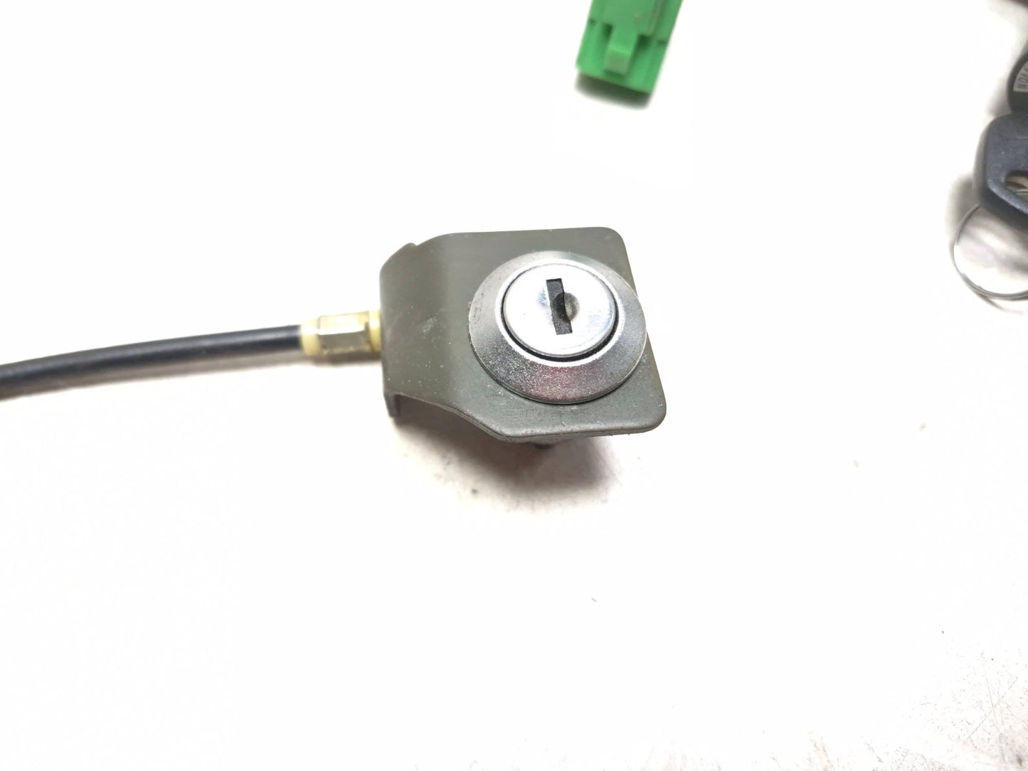 2006 Suzuki Gs 500fk Lock Ignition Switch & Lock Fuel Cap Set OEM