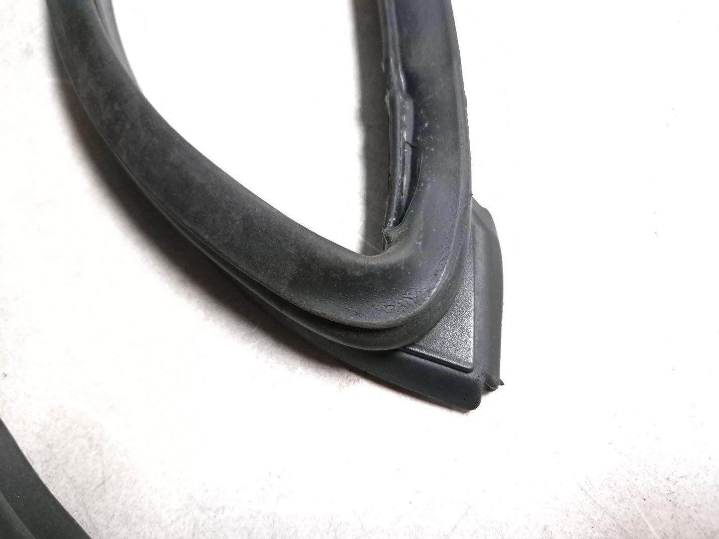 2010 Nissan Maxima Front Left Door Weatherstrip Seal OEM