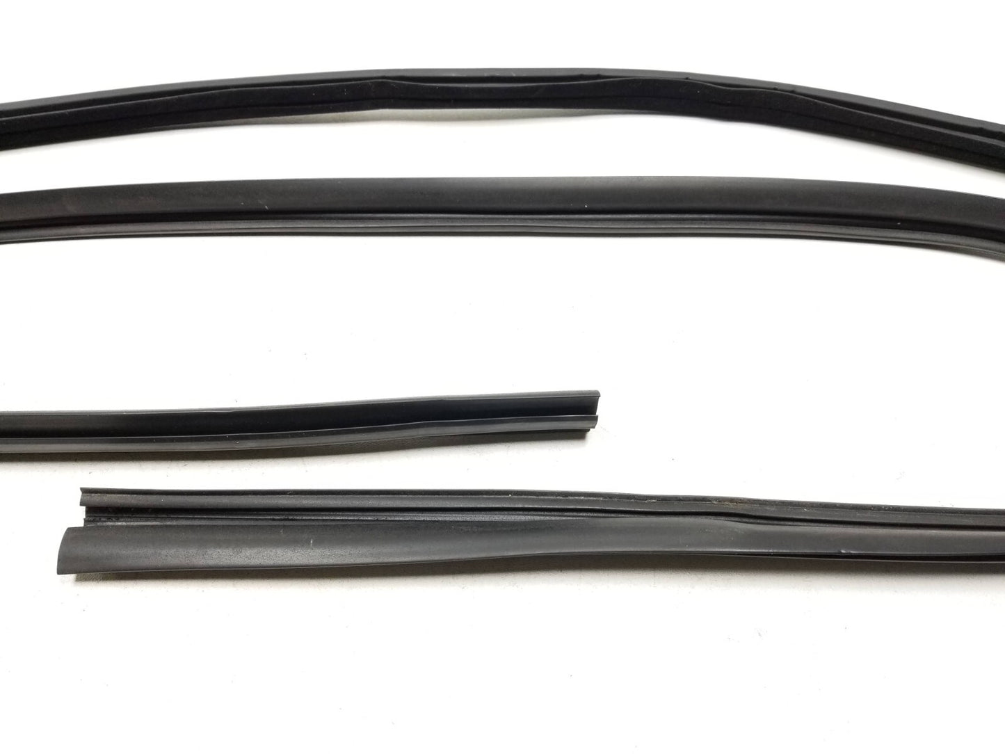 2018 Kia Forte Door Weatherstrip Seal & Belt Front Driver Side Left OEM