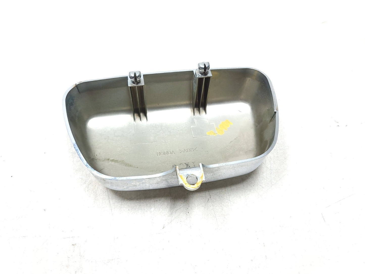 2002 Honda Magna Vf 750c Left & Right Carburetor Side Cover Pair OEM