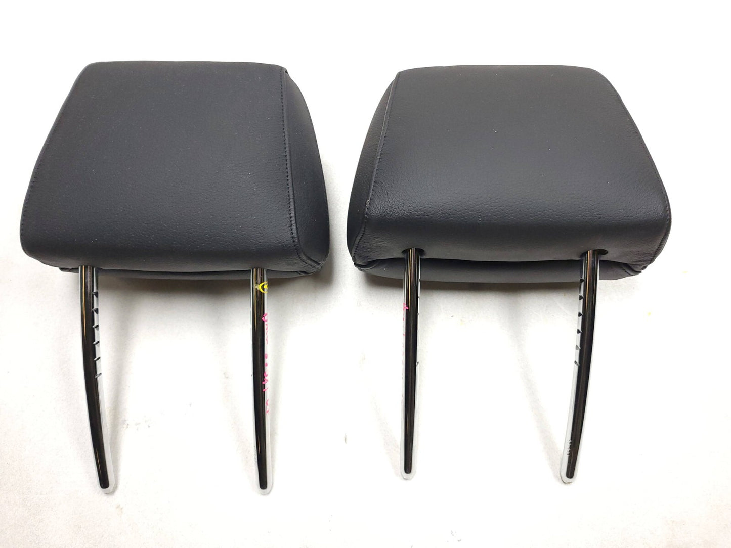 2007 BMW 335xi Front Seat Headrest 2pcs OEM