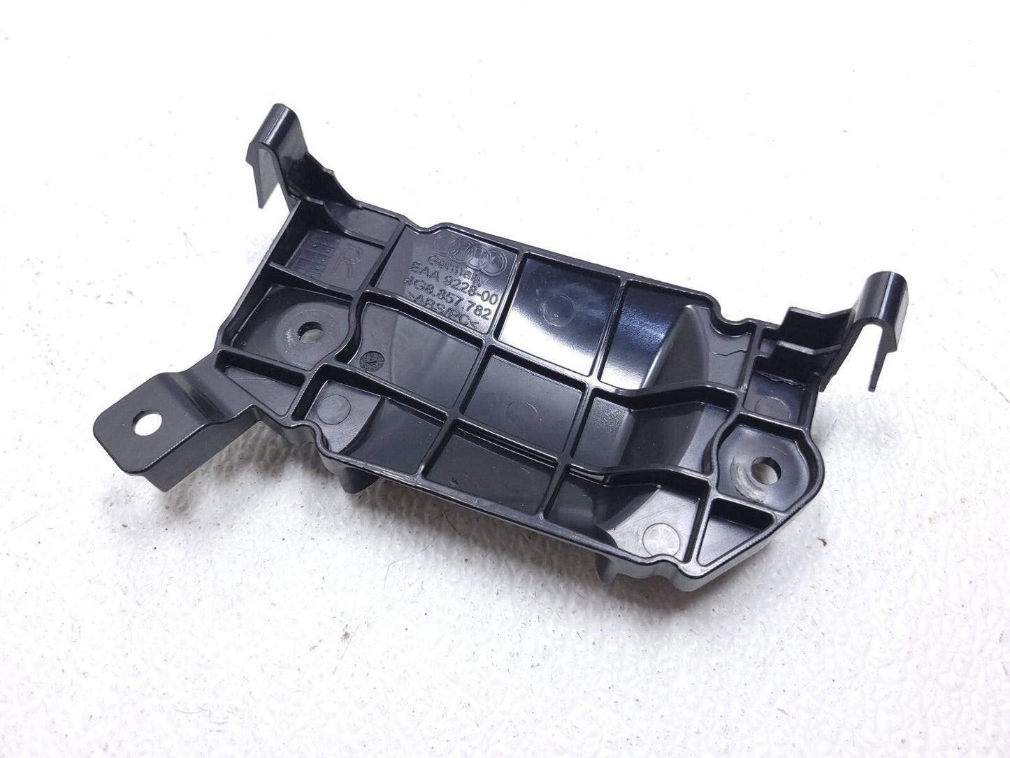 12 13 14 15 16 17 Audi A7 Seat Belt Guide Front Right Passenger OEM