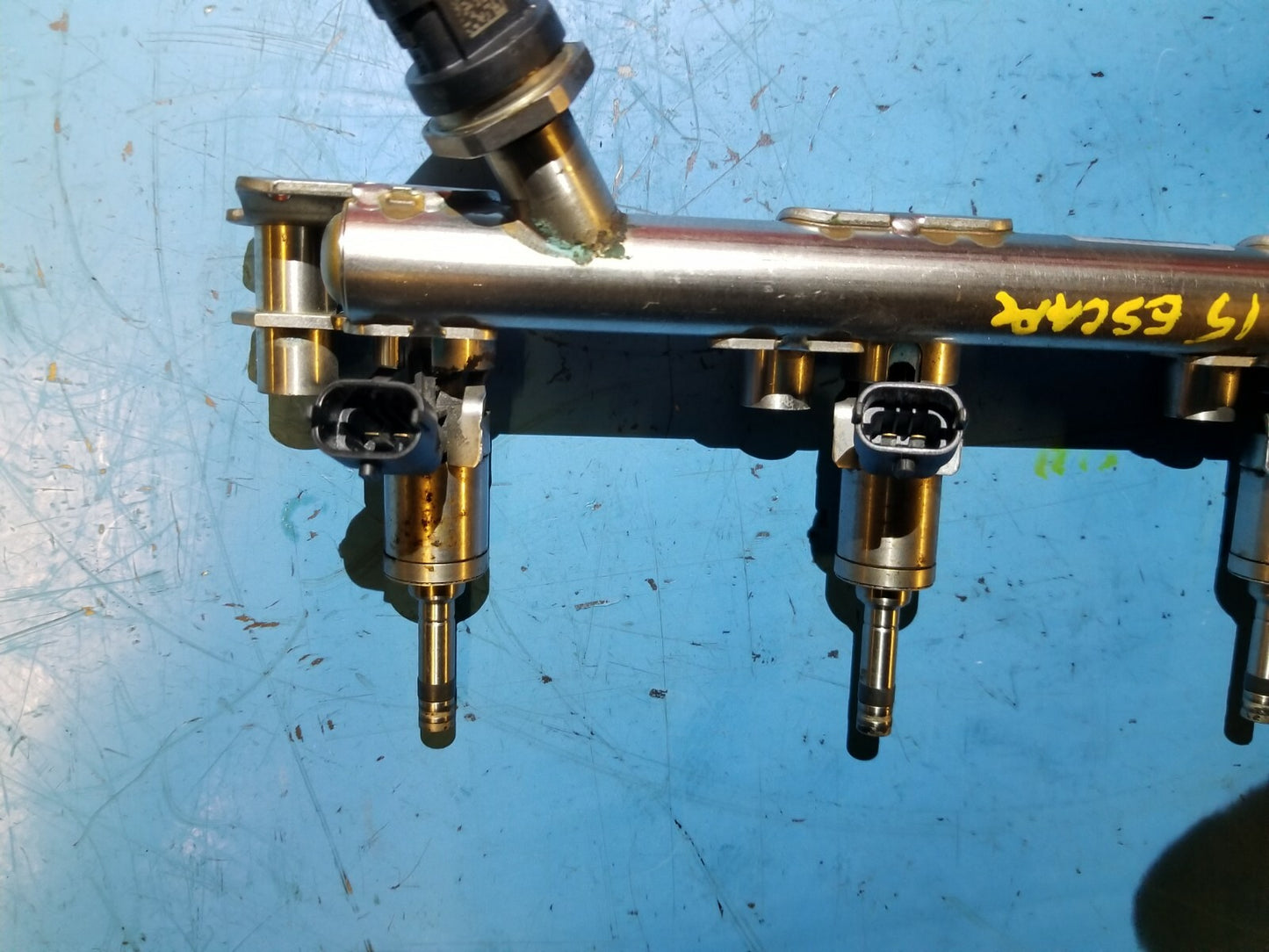 13 14 15 16 Ford Escape 2.0t Fuel Rail W/ Injectors OEM 83k