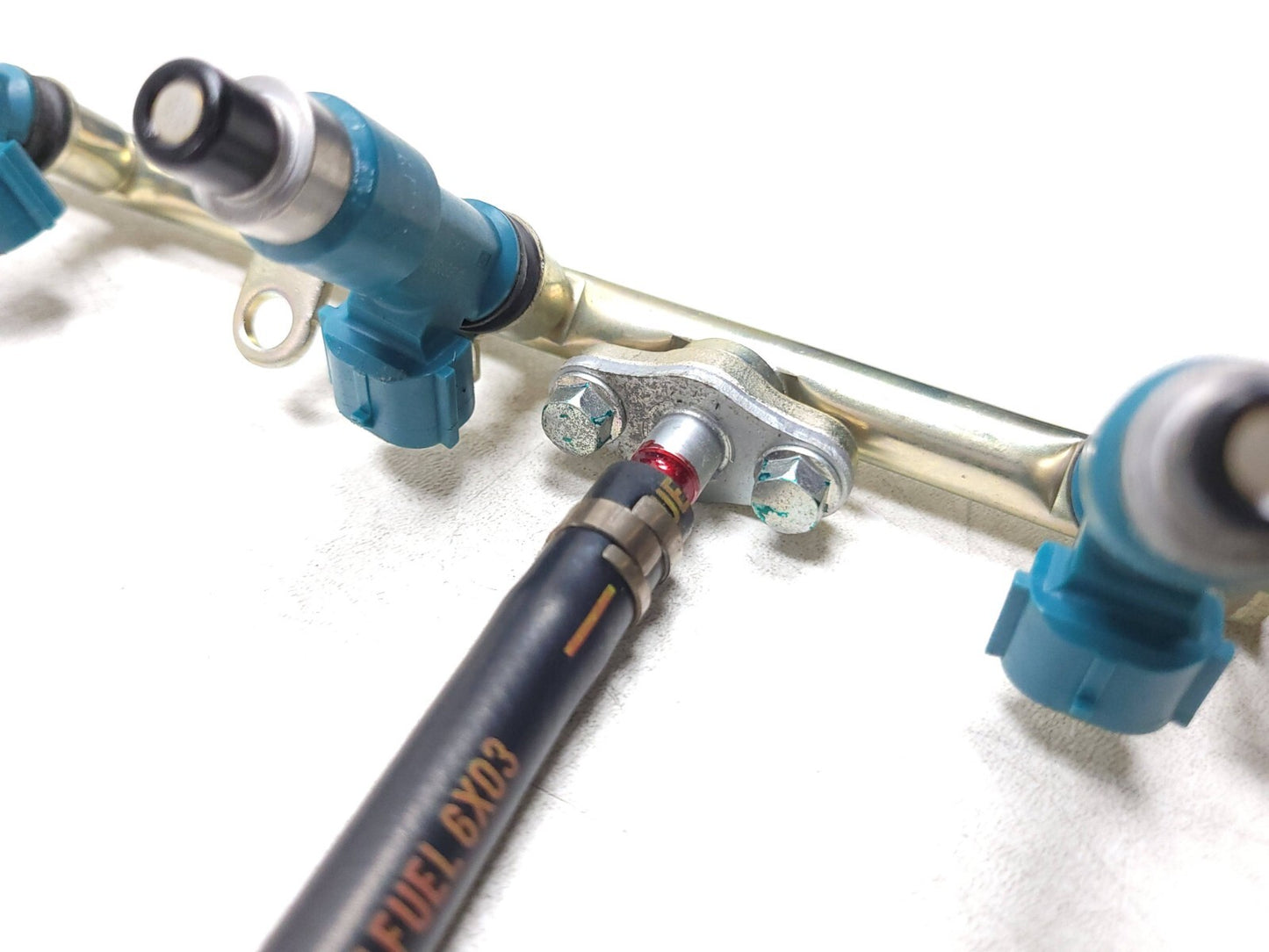 2004 - 2007 Honda Cbr1000rr Fuel Rail & Injectors W/ Hose OEM