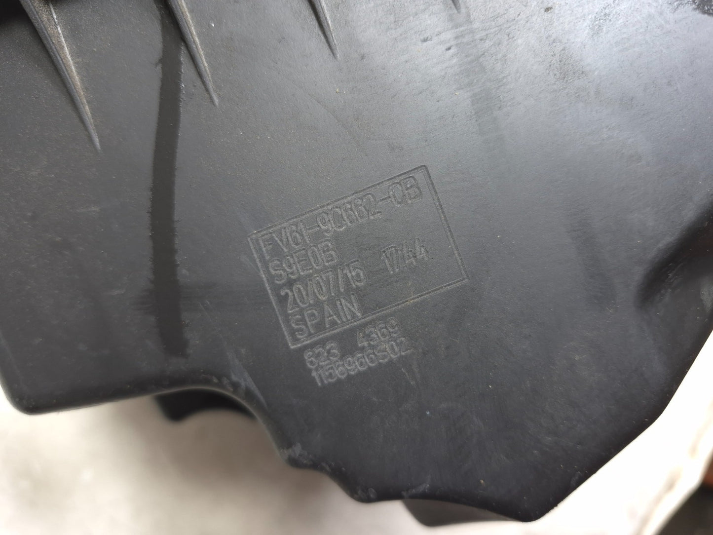 2016 Ford Transit Connect Air Box Cleaner Filter Housing 2.5l OEM