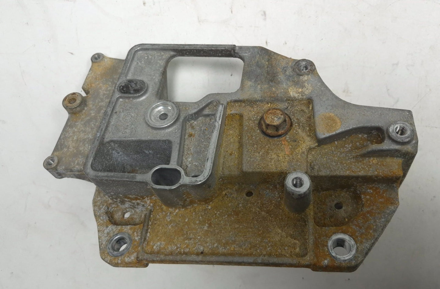 2015 Nissan Juke Engine Mount Bracket OEM