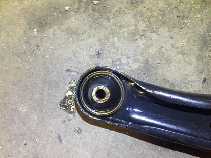 04 05 06 Scion Xa Front Right Passenger Side Lower Control Arm OEM D18